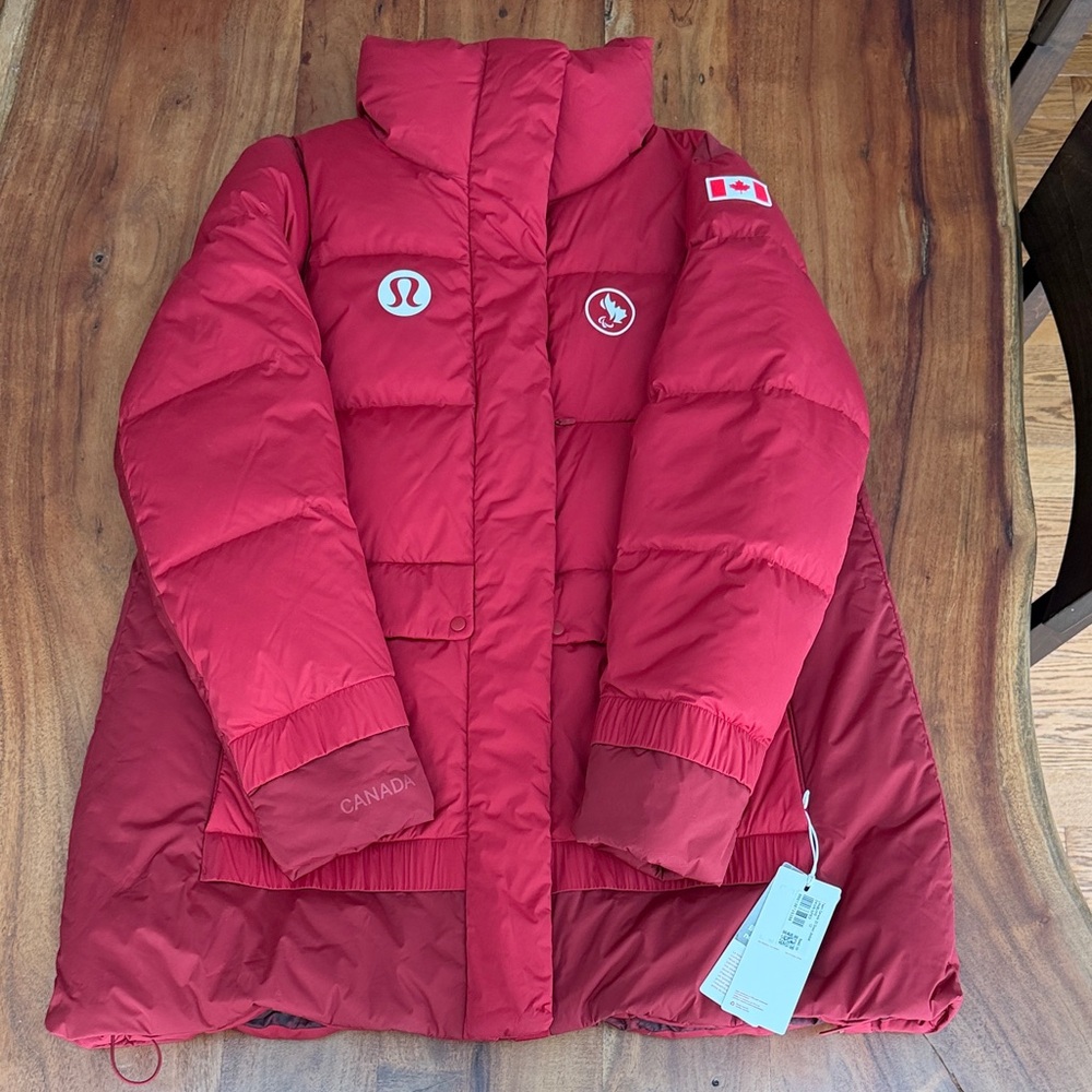 Lululemon team Canada Olympic Red Puffer parka Jacket size 12. Rare*Brand New